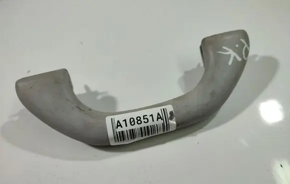 Volkswagen Polo IV 9N3 Front interior roof grab handle