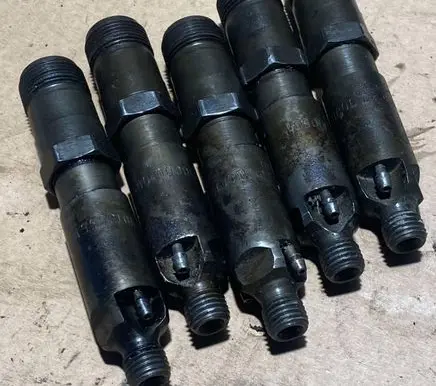 Mercedes-Benz E W124 Fuel injector 000010051