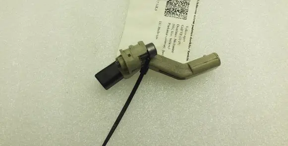 Volkswagen Golf VII Crankshaft position sensor 04L906433E