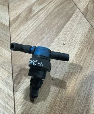Mercedes-Benz E W211 Turbo solenoid valve 0004703393