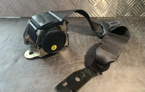 Mercedes-Benz E W213 Middle seatbelt (rear) A2138601385