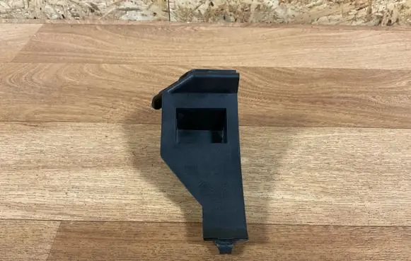 Volvo V50 Front bumper mounting bracket 30678481