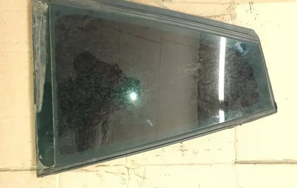 Renault Laguna III Rear vent window glass 