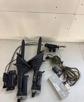 BMW 4 F36 Gran coupe Tailgate hydraulic set 7412610 F005V01807 2586401