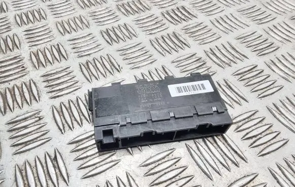 Toyota RAV 4 (XA30) Fuse box set 8264147020 72818502