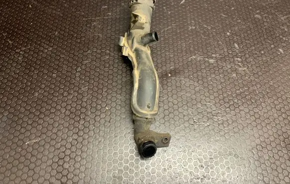 Volvo V50 Oil fill pipe 9645661680