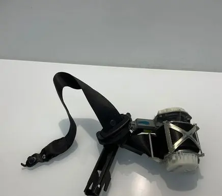 Mercedes-Benz C W204 Front seatbelt A2048609385 2048609385