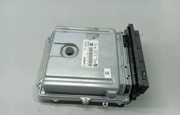BMW 5 F10 F11 Engine ECU kit and lock set 8513161