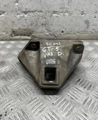 BMW 5 GT F07 Engine mounting bracket 6777628