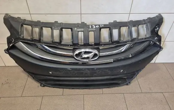 Hyundai i30 Front bumper upper radiator grill 86351A6010