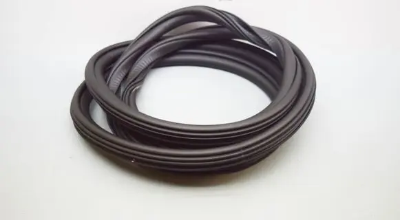Porsche Macan (95B) Front door rubber seal 95B831721F