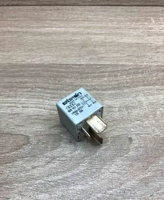 Audi A6 S6 C5 4B Other relay 8D0951253A 370