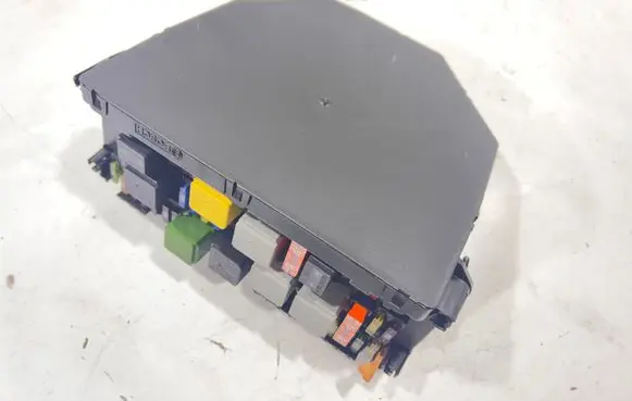Mercedes-Benz E W212 Fuse box set A2129004025