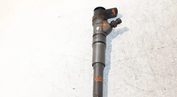 BMW 5 E60 E61 Fuel injector 7793836 0445110216