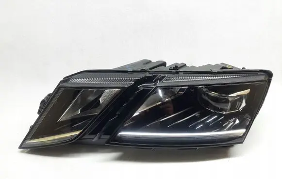 Skoda Octavia Mk3 (5E) Headlight/headlamp 5E1941015