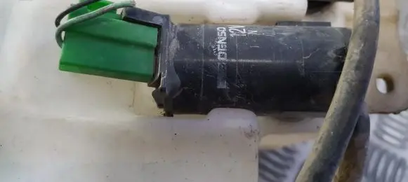 Mitsubishi Colt Windscreen/windshield washer pump