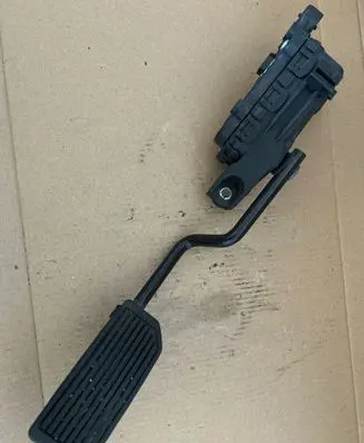 Nissan Almera Tino Accelerator throttle pedal 18002BU401 6PV00862005