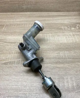 Mitsubishi Pajero Clutch master cylinder C101