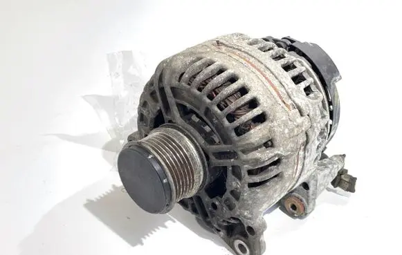 Volkswagen Golf V Generator/alternator 06F903023F