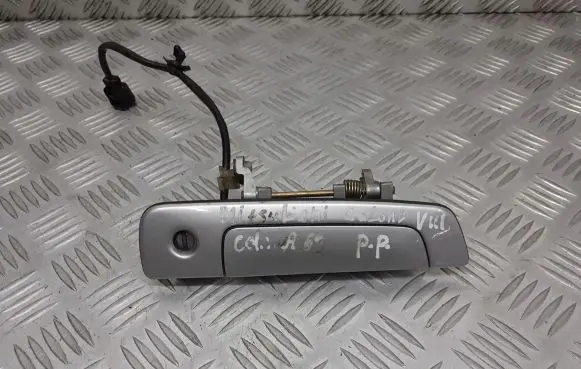 Mitsubishi Galant Front door exterior handle/bracket 
