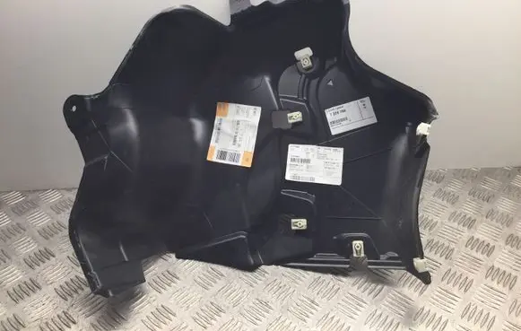 BMW 8 G15 Rear underbody cover/under tray 7374766 5114120684 18817411
