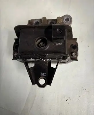 Mitsubishi Eclipse Cross Engine mount bracket
