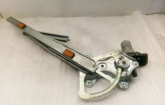 Toyota Auris 150 Front door window regulator with motor 857100D100 6981002320