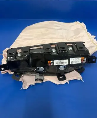 Tesla Model X Knee airbag 100525900G A17E8000658