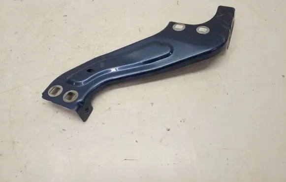 Headlight/headlamp mounting bracket