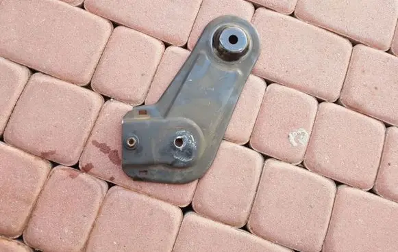 Opel Zafira C Engine mounting bracket 13TYS