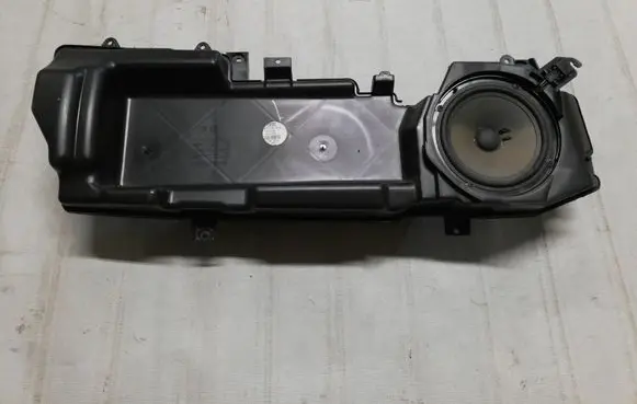 Audi A6 S6 C6 4F Front door speaker 4F0035381B