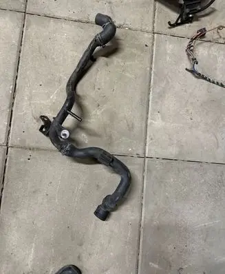 Volkswagen PASSAT B5.5 Engine coolant pipe/hose 8D0121101AD
