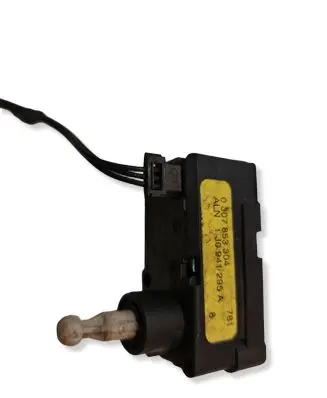 Volkswagen Golf IV Headlight level adjustment motor 0307853304 1J0941295A