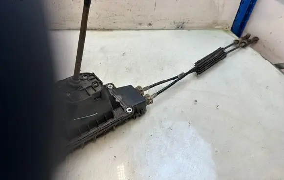 Renault Clio III Gear shifter/selector 8200556912