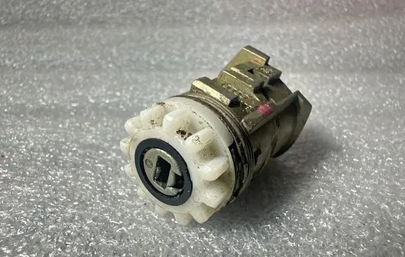 Audi A3 S3 8P Ignition lock 8E1837063