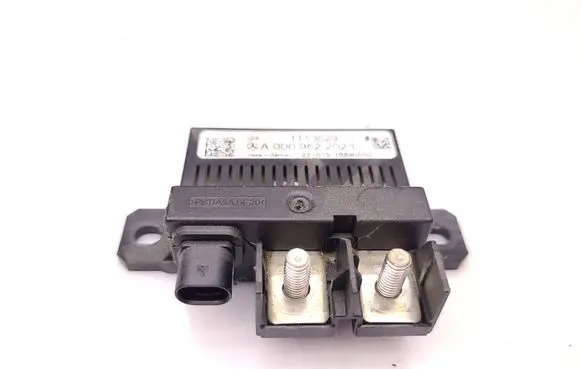 Mercedes-Benz Sprinter W906 Charging relay A0009822023 1110029