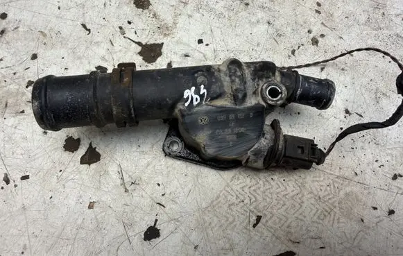 Volkswagen Golf V Engine coolant pipe/hose 03G121132B