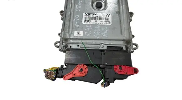 Volvo V70 Engine control unit/module 30785100 1039S18372 0281012765