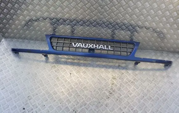 Opel Frontera A Front bumper upper radiator grill 91140007