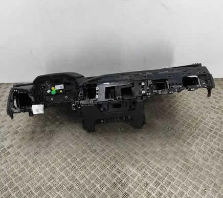 Audi Q4 e-tron Dashboard 89B857001