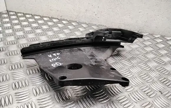Volvo V70 Front door windshield rail 30661073