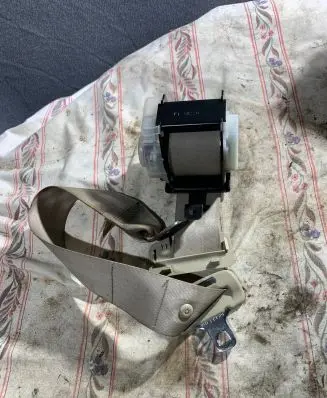 Hyundai Sonata Rear seatbelt 1134179