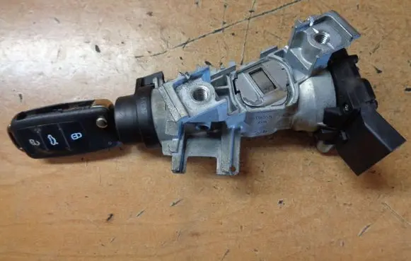 Skoda Rapid (NH) Ignition lock 1K0905851