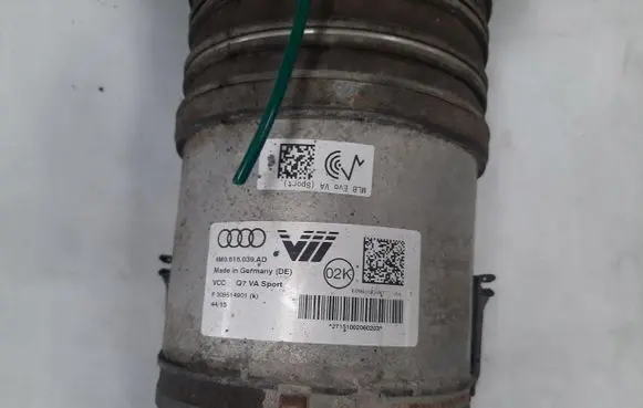Audi Q7 4M Front air suspension shock absorber 