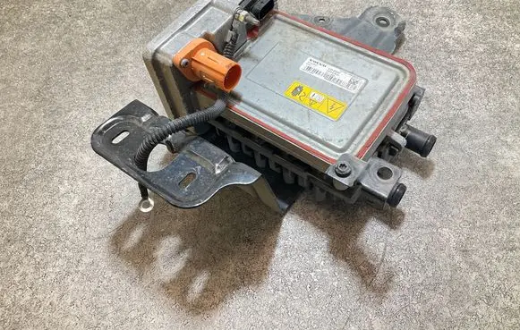 Polestar 2 Voltage converter inverter 32352952