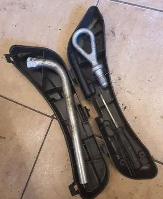Audi A4 S4 B7 8E 8H Tool set 8E0012111 8E0805616