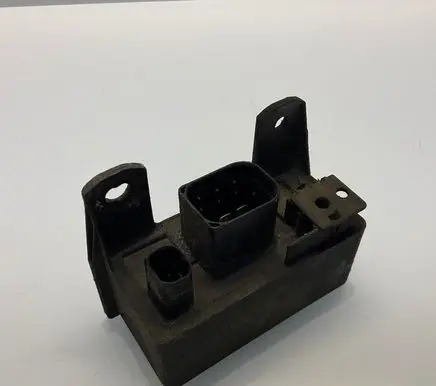 Mercedes-Benz E W211 Glow plug pre-heat relay 