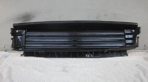 Volvo C40 Intercooler air channel guide 31655243