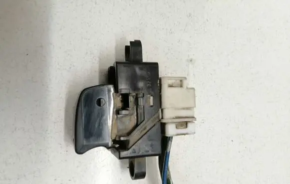 Nissan Almera N16 Electric window control switch 3Z10Z