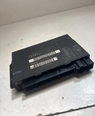 Audi A4 S4 B6 8E 8H Comfort/convenience module 8E0959433AJ H17S0006 00007251B7